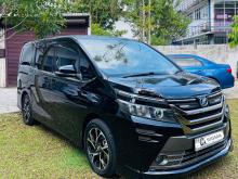 Toyota Voxy V Grade 2014 Van