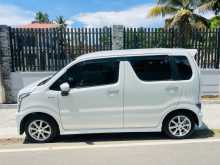 https://riyasewana.com/uploads/toyota-wagonr-stingray-2018-311414712522.jpg