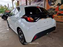https://riyasewana.com/uploads/toyota-yaris--28184259283.jpg
