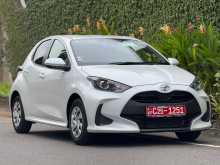 https://riyasewana.com/uploads/toyota-yaris-1-0l-15145045501.jpg