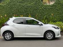 https://riyasewana.com/uploads/toyota-yaris-1-0l-15145045913.jpg