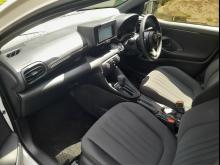 https://riyasewana.com/uploads/toyota-yaris-1122473817116.jpg