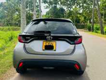 https://riyasewana.com/uploads/toyota-yaris-121130314842.jpg
