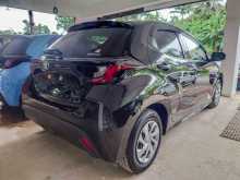 https://riyasewana.com/uploads/toyota-yaris-18122958106.jpg
