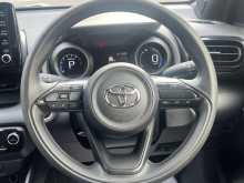 https://riyasewana.com/uploads/toyota-yaris-2180945445.jpg