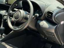 https://riyasewana.com/uploads/toyota-yaris-27163647736.jpg