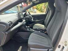 https://riyasewana.com/uploads/toyota-yaris-301257336304.jpg