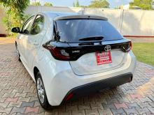 https://riyasewana.com/uploads/toyota-yaris-30908246904.jpg