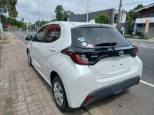 https://riyasewana.com/uploads/toyota-yaris-31747586456.jpg