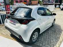 https://riyasewana.com/uploads/toyota-yaris-8112233323.jpg