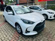 https://riyasewana.com/uploads/toyota-yaris-8112457612.jpg