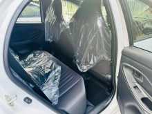 https://riyasewana.com/uploads/toyota-yaris-8112457656.jpg