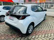 https://riyasewana.com/uploads/toyota-yaris-8112457924.jpg