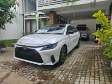 https://riyasewana.com/uploads/toyota-yaris-ativ-281244414812.jpg