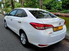 https://riyasewana.com/uploads/toyota-yaris-ativ-514443222392.jpg