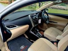 https://riyasewana.com/uploads/toyota-yaris-ativ-514500424402.jpg
