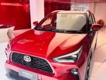 Toyota Yaris Cross PremiumLux 2025 SUV