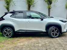 https://riyasewana.com/uploads/toyota-yaris-cross-22144500144.jpg