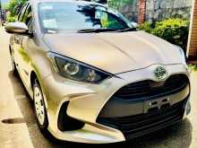 https://riyasewana.com/uploads/toyota-yaris-g-1210120822742.jpg