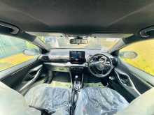 https://riyasewana.com/uploads/toyota-yaris-g-1210120822933.jpg