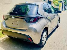 https://riyasewana.com/uploads/toyota-yaris-g-1210131824871.jpg