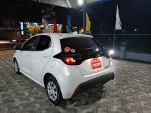 https://riyasewana.com/uploads/toyota-yaris-g-1713002610174.jpg