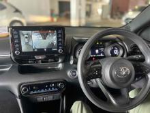 https://riyasewana.com/uploads/toyota-yaris-g-2015230024652.jpg