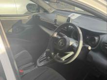 https://riyasewana.com/uploads/toyota-yaris-g-2717581624023.jpg