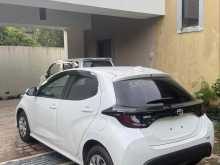 https://riyasewana.com/uploads/toyota-yaris-g-3115113622153.jpg