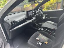 https://riyasewana.com/uploads/toyota-yaris-grade-208101117175.jpg
