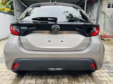 https://riyasewana.com/uploads/toyota-yaris-highest-1917572617105.jpg