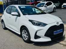 https://riyasewana.com/uploads/toyota-yaris-s-111125504963.jpg