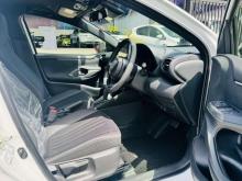 https://riyasewana.com/uploads/toyota-yaris-s-111126176724.jpg