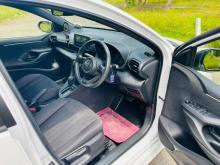 https://riyasewana.com/uploads/toyota-yaris-x-111201117355.jpg