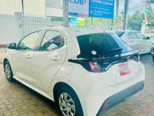https://riyasewana.com/uploads/toyota-yaris-x-121017444843.jpg