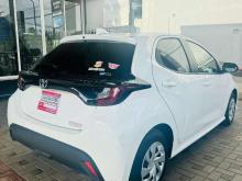 https://riyasewana.com/uploads/toyota-yaris-x-121018276924.jpg