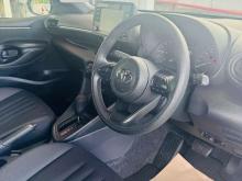 https://riyasewana.com/uploads/toyota-yaris-x-121018276965.jpg