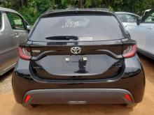 https://riyasewana.com/uploads/toyota-yaris-x-1610010517426.jpg
