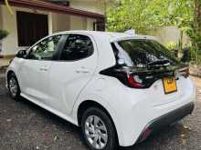 https://riyasewana.com/uploads/toyota-yaris-x-1711215622962.jpg