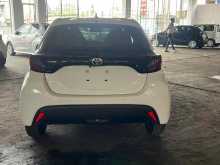 https://riyasewana.com/uploads/toyota-yaris-x-1916405422513.jpg