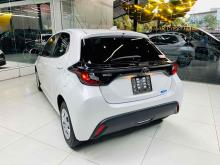 https://riyasewana.com/uploads/toyota-yaris-x-2117471524102.jpg