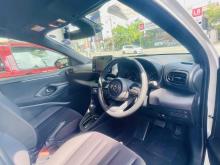 https://riyasewana.com/uploads/toyota-yaris-x-2314134224663.jpg