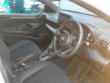 https://riyasewana.com/uploads/toyota-yaris-x-2315160493.jpg