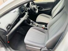 https://riyasewana.com/uploads/toyota-yaris-x-238104124742.jpg