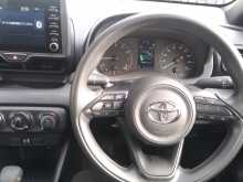 https://riyasewana.com/uploads/toyota-yaris-x-26171140962.jpg