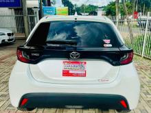 https://riyasewana.com/uploads/toyota-yaris-x-281253256624.jpg