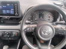 https://riyasewana.com/uploads/toyota-yaris-x-30155634602.jpg