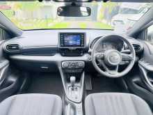 https://riyasewana.com/uploads/toyota-yaris-x-4132928893.jpg