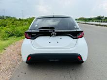 https://riyasewana.com/uploads/toyota-yaris-x-4916496965.jpg