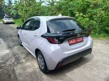 https://riyasewana.com/uploads/toyota-yaris-x-9803104982.jpg